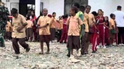 Kegiatan Peringati Hari Lahir Pancasila, Membuat Tawa dan Senyum Kebahagiaan Anak-Anak Papua Kembali Pecah Kegiatan Peringati Hari Lahir Pancasila, Membuat Tawa dan Senyum Kebahagiaan Anak-Anak Papua Kembali Pecah