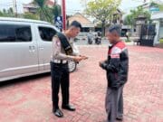 Tak Perlu Bingung Lagi, Polantas Tuban Jelaskan SIM, STNK dan BPKB Langsung ke Warga