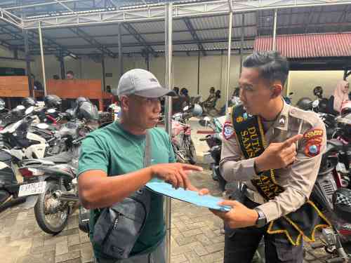 Bawa Map STNK, Warga ini Temukan Jawaban Langsung dari Polantas Tuban