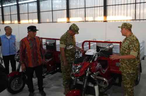 Dandim Bojonegoro dampingi Wakil Panglima TNI Tinjau Operasionalisasi KDKMP Desa Campurejo dan Pacul Dandim Bojonegoro dampingi Wakil Panglima TNI Tinjau Operasionalisasi KDKMP Desa Campurejo dan Pacul