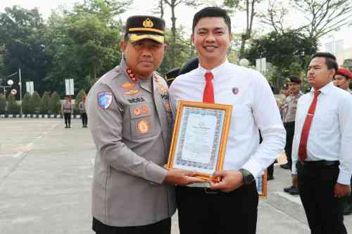 Ipda Syaiful Rusdiansyah Raih Penghargaan Kapolresta Tangerang atas Pengungkapan Kasus Pembunuhan Berencana Ipda Syaiful Rusdiansyah Raih Penghargaan Kapolresta Tangerang atas Pengungkapan Kasus Pembunuhan Berencana