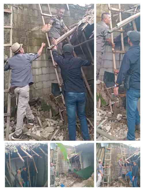 Rumah Warga Di Kampung Petir Roboh Diterjang Hujan an Angin, Aparat Desa Bersama Warga Bergerak Cepat Lakukan Penanganan Rumah Warga Di Kampung Petir Roboh Diterjang Hujan an Angin, Aparat Desa Bersama Warga Bergerak Cepat Lakukan Penanganan