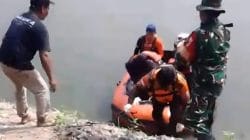 Babinsa Koramil Padangan Bojonegoro, Bantu Pencarian Korban Tenggelam di Sungai Bengawan Solo Babinsa Koramil Padangan Bojonegoro, Bantu Pencarian Korban Tenggelam di Sungai Bengawan Solo