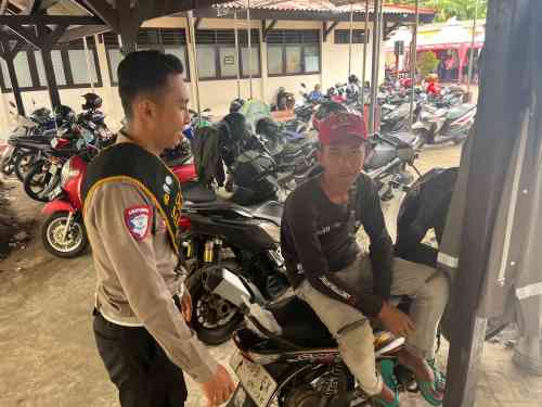 Cerita Pagi Warga Tuban: Mengira Ada Operasi, Ternyata Polantas Tuban Bantu Urusan SIM, STNK dan BPKB