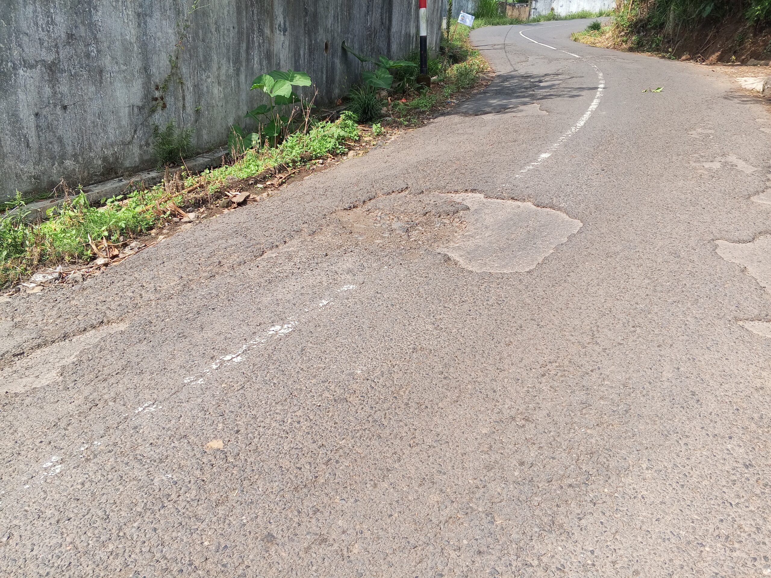 Aduan Jalan Rusak Sudah Diterima, Tindak Lanjut di Lapangan Belum Ada