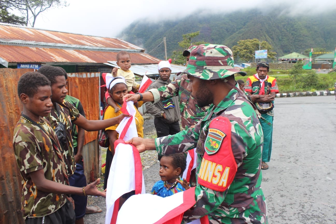 Kodim 1714/PJ, Polri Bersama Pemda Gelar Kirab Merah Putih: Bersatu Dalam Keberagaman, Berdaulat Dalam Persatuan Menjaga NKRI Harga Mati Kodim 1714/PJ, Polri Bersama Pemda Gelar Kirab Merah Putih: Bersatu Dalam Keberagaman, Berdaulat Dalam Persatuan Menjaga NKRI Harga Mati