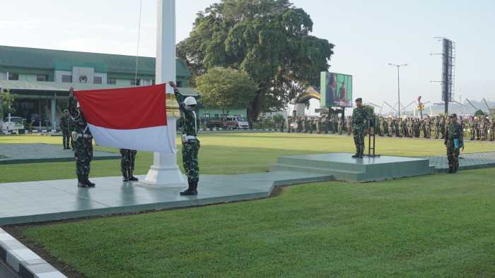 Khidmat, Korem 091/ASN Laksanakan Upacara Bendera Rutin Guna Memelihara Kedisiplinan Prajurit