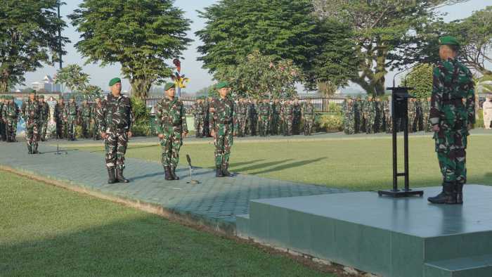 Khidmat, Korem 091/ASN Laksanakan Upacara Bendera Rutin Guna Memelihara Kedisiplinan Prajurit