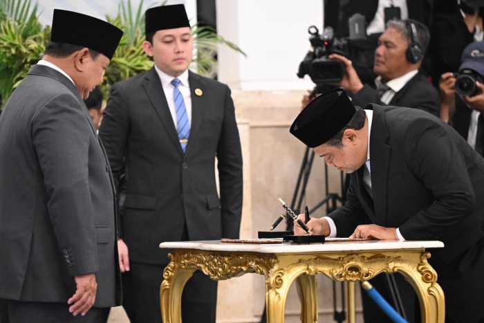 Panglima TNI Hadiri Pelantikan Kepala BGN serta Penasihat Khusus Presiden Panglima TNI Hadiri Pelantikan Kepala BGN serta Penasihat Khusus Presiden