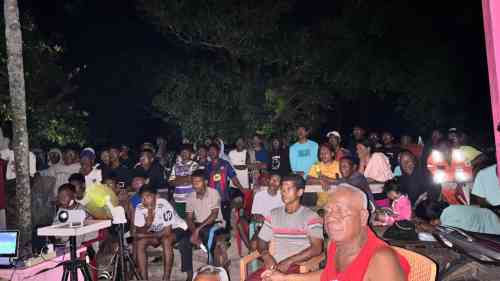 TNI Gelar Nobar Kebangsaan Piala Dunia 2026 di Lebih Dari 1.500 Titik, Satukan Semangat Kebersamaan TNI Gelar Nobar Kebangsaan Piala Dunia 2026 di Lebih Dari 1.500 Titik, Satukan Semangat Kebersamaan