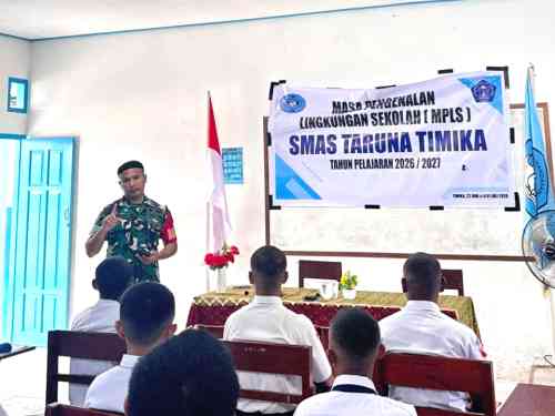 Babinsa Koramil Timika Beri Pembekalan kepada Siswa-Siswi Baru SMA Taruna Timika