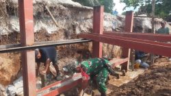 Dukung Pembangunan Infrastruktur ,Babinsa Lawe-Lawe Kebut Pembangunan Jembatan Garuda