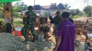 Wujudkan Pembangunan   Wilayah, Babinsa Koramil 03/Babulu Kebut Pembangunan Jembatan Garuda
