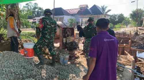 Wujudkan Pembangunan Wilayah, Babinsa Koramil 03/Babulu Kebut Pembangunan Jembatan Garuda