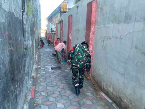 Wujudukan Lingkungan Asri, Kopka Sarifudin Bersama Warga Kepanjenkidul Gelar Kerja Bakti Bersama Wujudukan Lingkungan Asri, Kopka Sarifudin Bersama Warga Kepanjenkidul Gelar Kerja Bakti Bersama