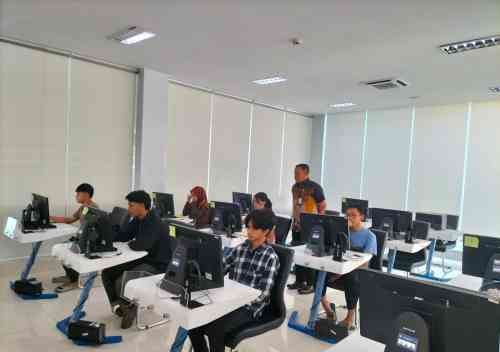 Banyak Warga Tuban Baru Tahu, Polantas Tuban Hadirkan Layanan SIM, STNK, dan BPKB di Tengah Kota Banyak Warga Tuban Baru Tahu, Polantas Tuban Hadirkan Layanan SIM, STNK, dan BPKB di Tengah Kota