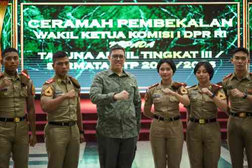 Wakil Ketua Komisi I DPR RI Bekali Taruna Akademi Militer tentang Kepemimpinan Militer Era Kontemporer Wakil Ketua Komisi I DPR RI Bekali Taruna Akademi Militer tentang Kepemimpinan Militer Era Kontemporer