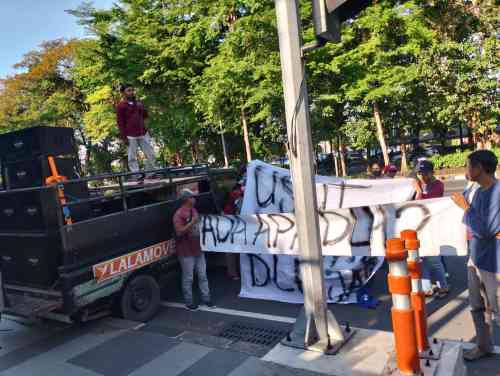 Kejati Jatim Didesak Usut Dugaan Dalang Sistem Pungli Perizinan Tambang Kejati Jatim Didesak Usut Dugaan Dalang Sistem Pungli Perizinan Tambang