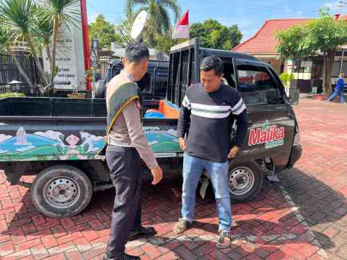 Tak Ada Penilangan, Polantas Tuban Justru Jawab Keluhan Warga soal SIM, STNK, dan BPKB Tak Ada Penilangan, Polantas Tuban Justru Jawab Keluhan Warga soal SIM, STNK, dan BPKB