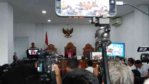 Jelang Sidang Praperadilan, Pendukung Roy Suryo Serukan Penegakan Hukum di PN Jaksel Jelang Sidang Praperadilan, Pendukung Roy Suryo Serukan Penegakan Hukum di PN Jaksel