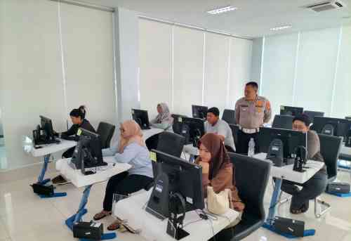 Cerita Sopir Tuban yang Hampir Menghindar, Malah Terbantu Urus Perpanjangan SIM Cerita Sopir Tuban yang Hampir Menghindar, Malah Terbantu Urus Perpanjangan SIM