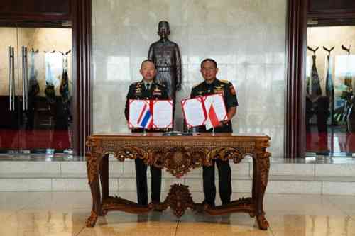 Panglima TNI Perkuat Kerja Sama Strategis dengan Panglima Angkatan Bersenjata Kerajaan Thailand Panglima TNI Perkuat Kerja Sama Strategis dengan Panglima Angkatan Bersenjata Kerajaan Thailand