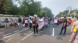 Aksi “Sedot Tinja Istana” Digelar GAMIS Indonesia, Ini Tuntutan yang Disuarakan di Gambir