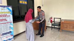 Polantas Tuban Bantu Warga Pahami Prosedur SIM, STNK dan BPKB Lewat Layanan Langsung Polantas Tuban Bantu Warga Pahami Prosedur SIM, STNK dan BPKB Lewat Layanan Langsung