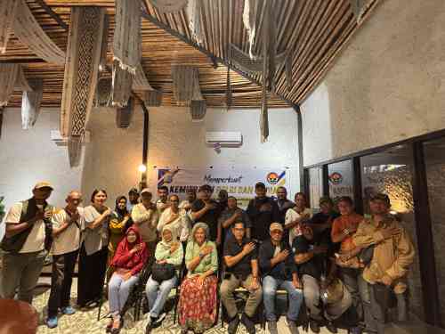 Polda PBD Perkuat Sinergi, Jalin Kemitraan dan Silahturahmi Bersama Insan Pers di Sorong Polda PBD Perkuat Sinergi, Jalin Kemitraan dan Silahturahmi Bersama Insan Pers di Sorong