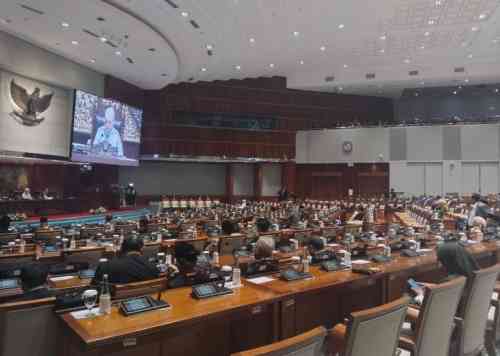 DPR RI Bahas APBN 2025, Pemerintah Ungkap Defisit Tetap di Bawah Batas Aman DPR RI Bahas APBN 2025, Pemerintah Ungkap Defisit Tetap di Bawah Batas Aman