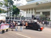 Puluhan Aktivis NATO Gelar Unjuk Rasa, Soroti Dugaan Kasus yang Menyeret Eks Jampidsus