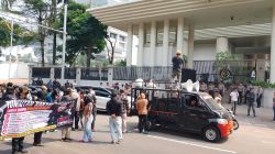 Puluhan Aktivis NATO Gelar Unjuk Rasa, Soroti Dugaan Kasus yang Menyeret Eks Jampidsus