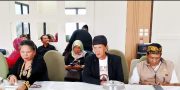 Kecewa Bupati Mangkir, Majelis Adat Sumedanglarang Walkout Tolak Serah Terima Berkas Geothermal Tampomas
