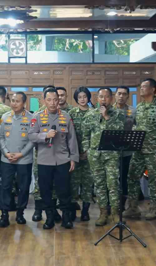 Kapolri Instruksikan Kapolda Perkuat Komunikasi dengan TNI Usai Pertemuan di Mabes TNI Kapolri Instruksikan Kapolda Perkuat Komunikasi dengan TNI Usai Pertemuan di Mabes TNI
