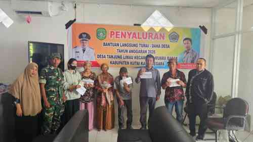 Pastikan Tepat Sasaran, Babinsa Koramil 0908-02/Muara Badak Kawal Penyaluran BLT Dana Desa Pastikan Tepat Sasaran, Babinsa Koramil 0908-02/Muara Badak Kawal Penyaluran BLT Dana Desa