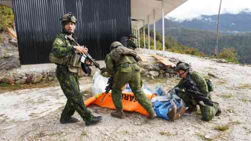 Koops TNI Habema Berhasil Evakuasi Pilot PT AMA Air Melalui Operasi Khusus dan SAR Taktis Koops TNI Habema Berhasil Evakuasi Pilot PT AMA Air Melalui Operasi Khusus dan SAR Taktis