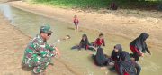 Berlibur Sembari Komsos, Babinsa Tanjung Tengah Pantau Wilayah Binaan