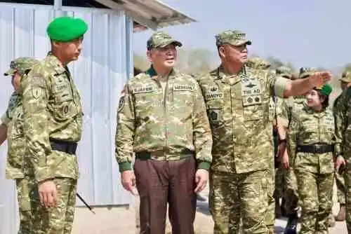 Pastikan Kesiapan Prajurit, Wapang TNI Bersama Menhan Tinjau Marshalling Area Yonif TP 937/Satria Kalijaga