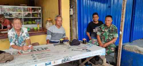 Komsos Humanis, Babinsa Koramil 0908-02/Muara Badak Perkuat Kedekatan dan Kebersamaan dengan Warga Komsos Humanis, Babinsa Koramil 0908-02/Muara Badak Perkuat Kedekatan dan Kebersamaan dengan Warga