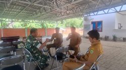 Sinergitas Babinsa Tanjung Tengah Laksanakan Komsos dengan Perangkat Kelurahan Sinergitas Babinsa Tanjung Tengah Laksanakan Komsos dengan Perangkat Kelurahan