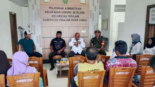 Peduli Lingkungan, Babinsa Gn Steleng Hadiri Rapat Koordinasi Terkait Bak Sampah Peduli Lingkungan, Babinsa Gn Steleng Hadiri Rapat Koordinasi Terkait Bak Sampah