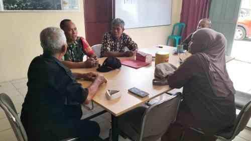 Perkuat Sinergi dengan Aparatur Desa, Babinsa Koramil 0908-02/Muara Badak Laksanakan Komsos di Kantor BPD Badak Baru