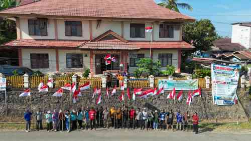 Jelang Perayaan HUT RI Ke-81, Kodim 0913/PPU Ajak Warga Maridan Kibarkan Bendera Merah Putih Jelang Perayaan HUT RI Ke-81, Kodim 0913/PPU Ajak Warga Maridan Kibarkan Bendera Merah Putih