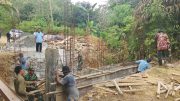 Sinergi Babinsa Koramil 04/Sepaku dan Warga Pacu Pembangunan Jembatan Garuda