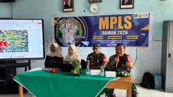 Bentuk Karakter , Babinsa Koramil 03/Babulu Berikan PBB dan Wasbang  di SMAN 4 PPU