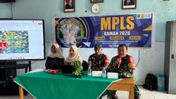 Bentuk Karakter , Babinsa Koramil 03/Babulu Berikan PBB dan Wasbang  di SMAN 4 PPU
