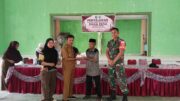 Babinsa Koramil 0908-02/Muara Badak Kawal Penyaluran BLT Berjalan Aman dan Lancar