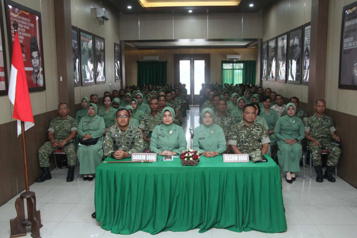 Perkuat Keharmonisan dan Pola Asuh Keluarga, Kodim 0808/Blitar Ikuti Webinar Parenting Bersama dr. Aisah Dahlan