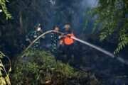 Api Belum Usai Perjuangan Berlanjut, Satgas Irigasi Lanud Sjamsudin Noor Terus Perkuat Upaya Padamkan Karhutla Kalsel Optimalkan Air Hingga Dinginkan Lahan Gambut