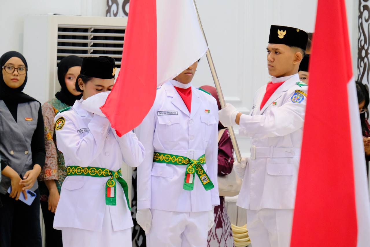 Dandim 0908/Bontang Hadiri Pengukuhan Paskibraka Kota Bontang Tahun 2026